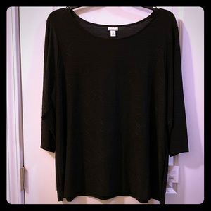 3/4 sleeve black patterned blouse